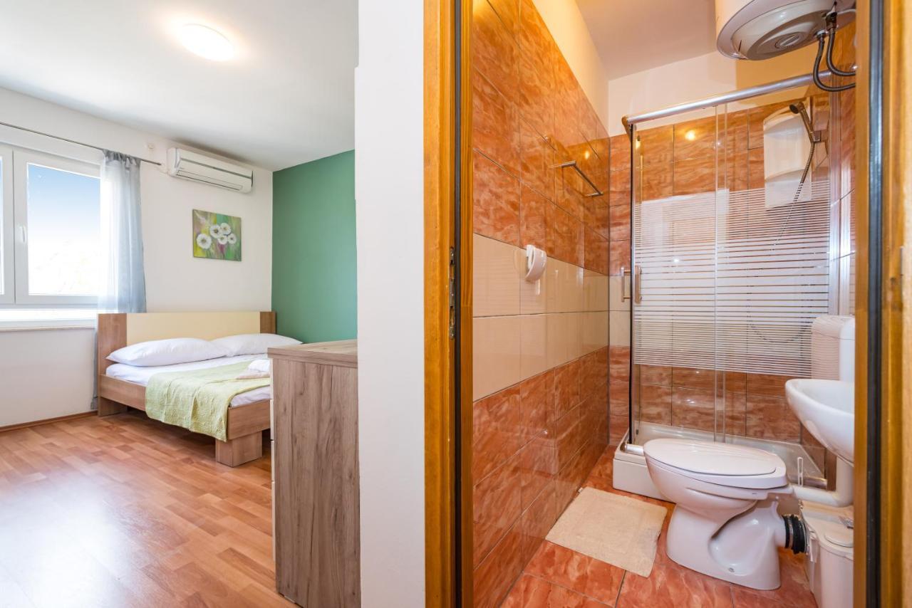 Studio And Rooms Zadar City Wall Exteriör bild